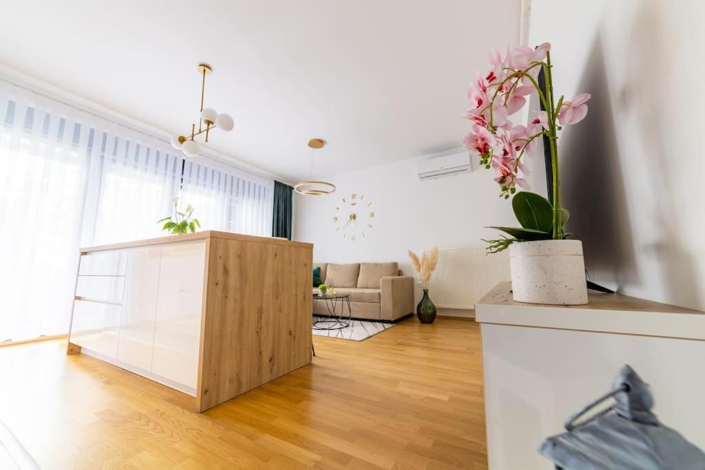 Apartman Lux Self Check-In 维罗维蒂察 外观 照片