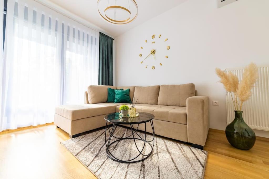Apartman Lux Self Check-In 维罗维蒂察 外观 照片