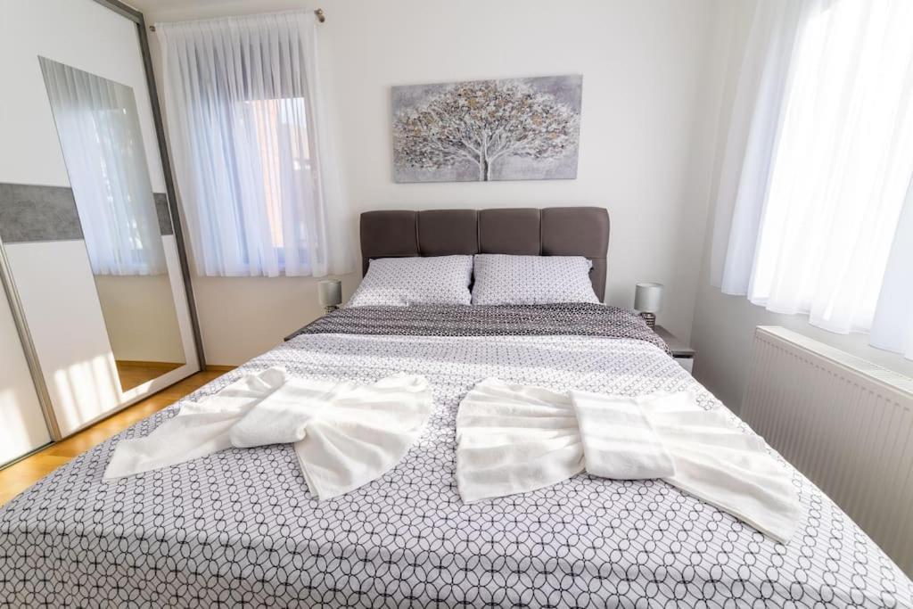 Apartman Lux Self Check-In 维罗维蒂察 外观 照片