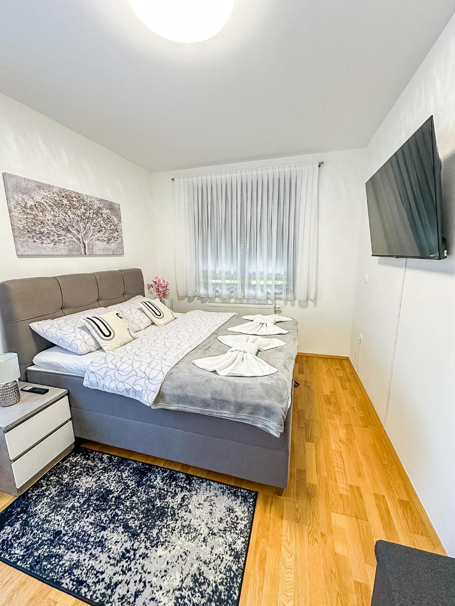 Apartman Lux Self Check-In 维罗维蒂察 外观 照片
